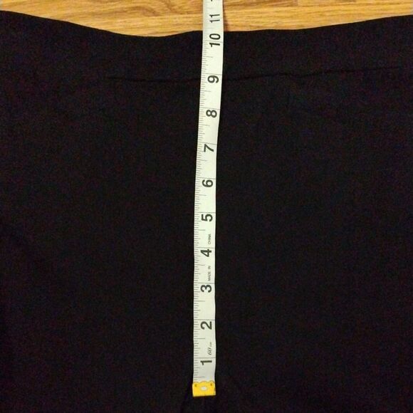 Ellen Tracy Black Capri Pants size Meduim Slit Hem Inseam 20.5 inches - Picture 8 of 16